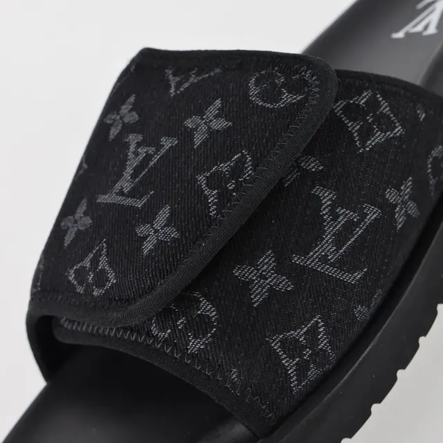 Louis Vuitton Sandales de plateforme noires à bride toile canvas monogrammed et semelle chunky 6
