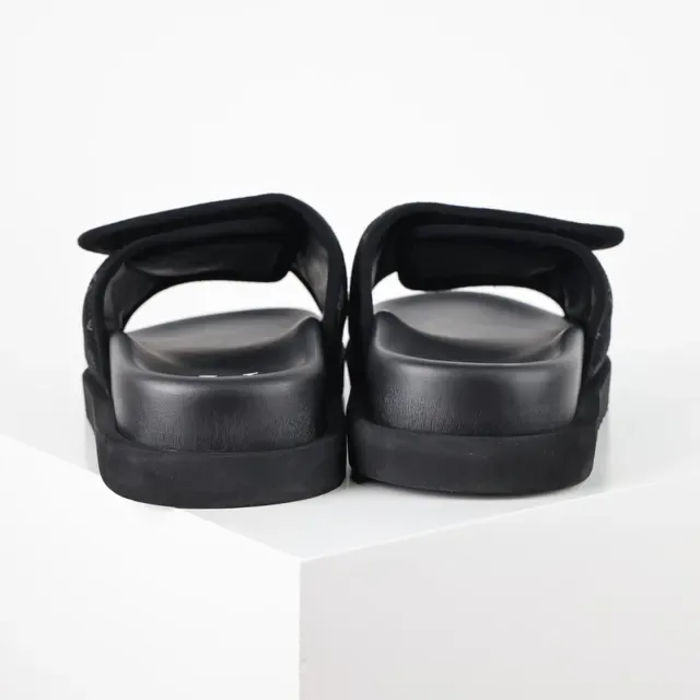 Louis Vuitton Sandales de plateforme noires à bride toile canvas monogrammed et semelle chunky 8