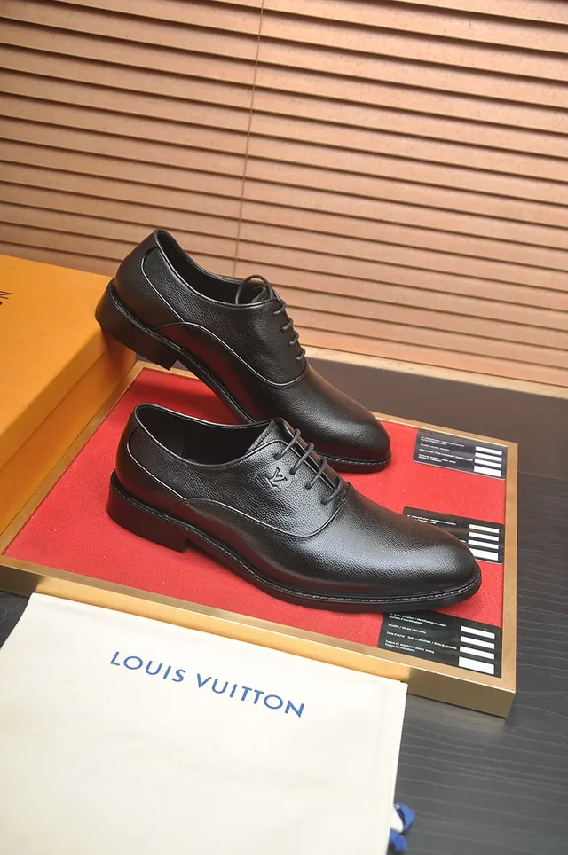 Louis Vuitton Zapatos Oxford de Cuero Pebblado Negro 2