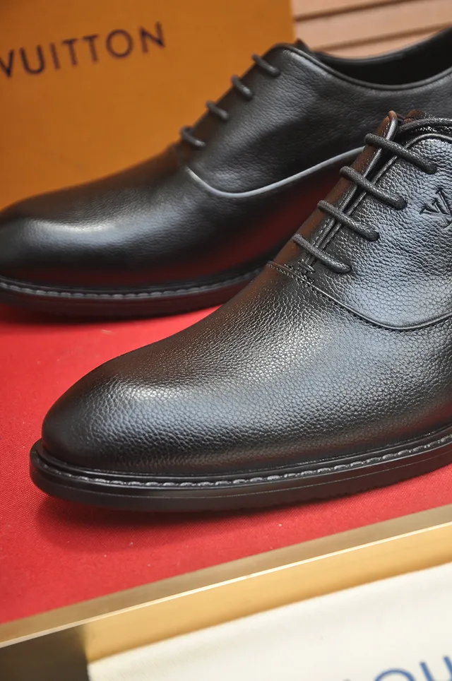 Louis Vuitton Zapatos Oxford de Cuero Pebblado Negro 3