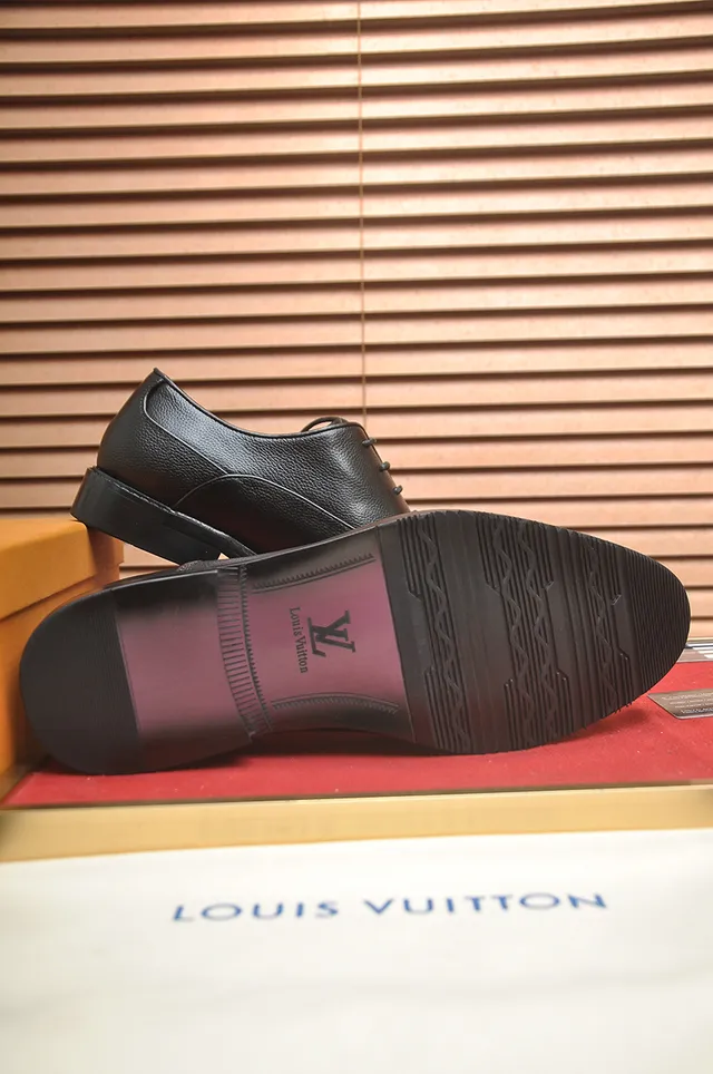 Louis Vuitton Zapatos Oxford de Cuero Pebblado Negro 4