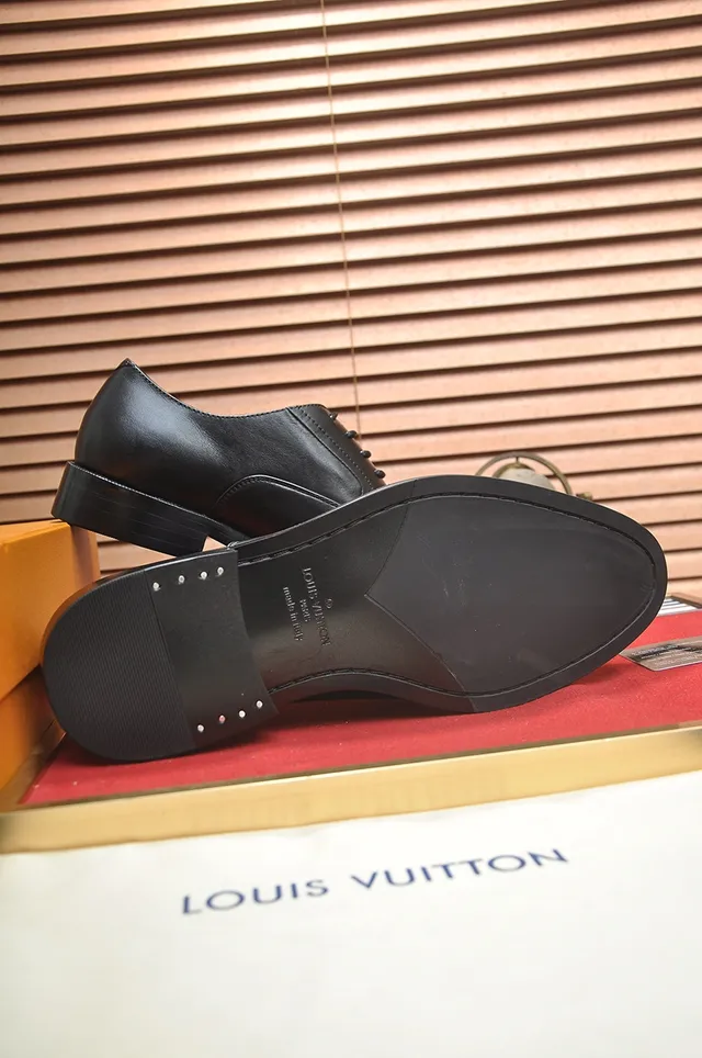 Louis Vuitton কালো পলিশড লেদার ক্যাপ-টু অক্সফোর্ড জুতা 3