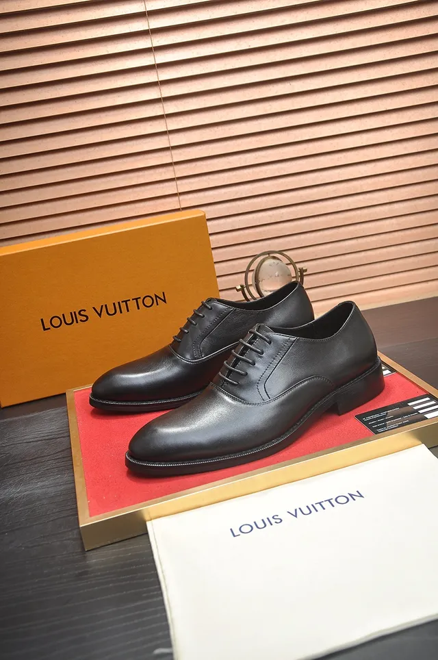Louis Vuitton কালো পলিশড লেদার ক্যাপ-টু অক্সফোর্ড জুতা 4