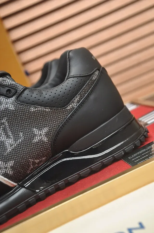 Louis Vuitton Noir Argent Monogramme Toile Cuir Perforé Lifestyle Sneakers 2