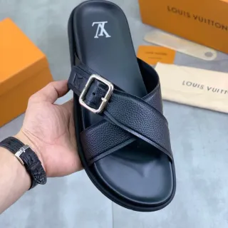 Louis Vuitton 黑色银色粒面皮革交叉带拖鞋