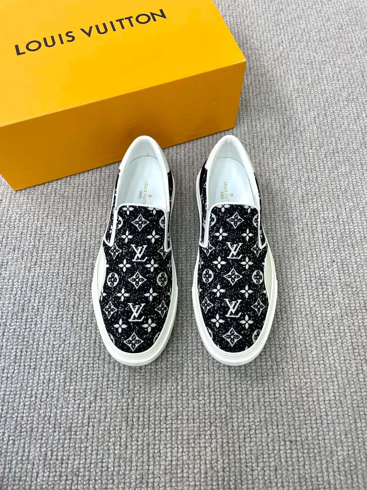 Louis Vuitton أحذية رياضية أسود أبيض سليب أون مونوغرام كانفاس أسلوب حياة 5