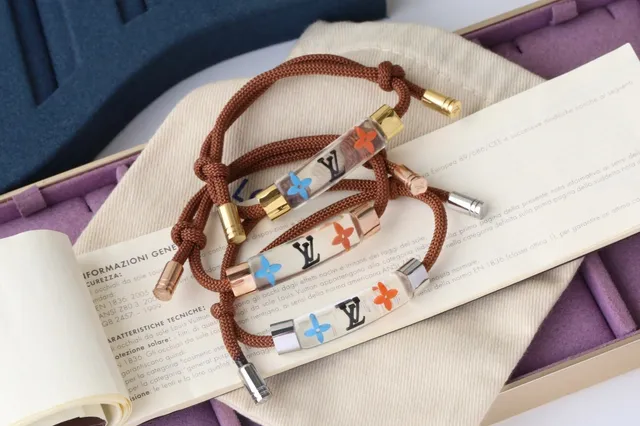 Louis Vuitton Pulseira Marrom Dourado Corda Trançada Frasco de Vidro 5