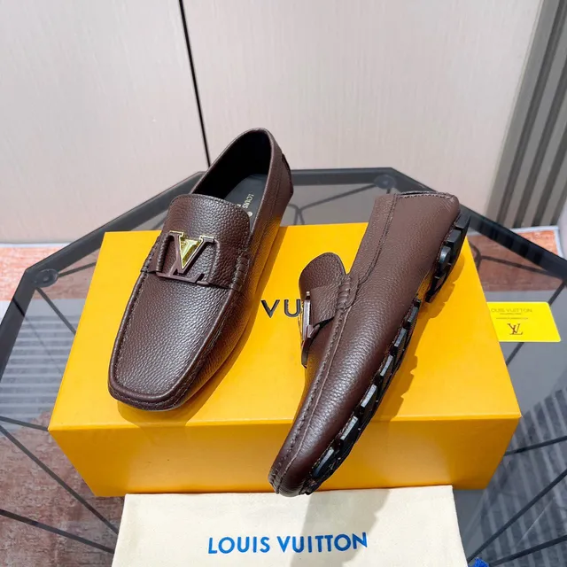 Louis Vuitton marrón dorado cuero texturizado metálico LV hebilla loafer 6