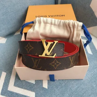 Cinto Louis Vuitton Marrom Vermelho Reversible Monograma Canvas Dourado LV Fivela Couro