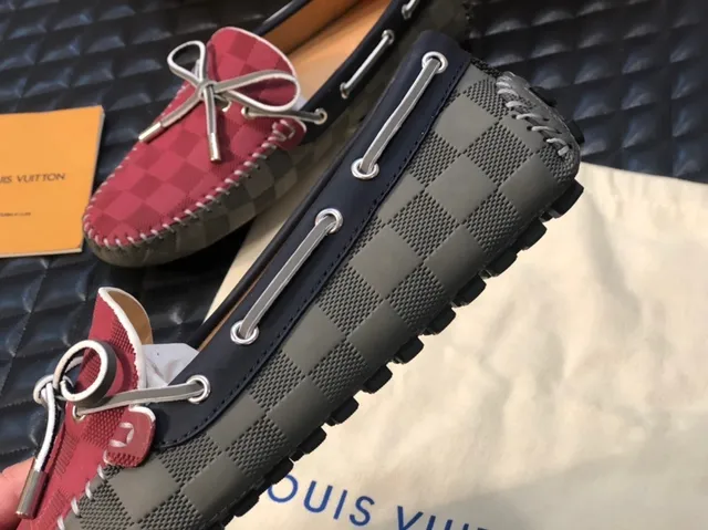 Louis Vuitton Burdeos Marino Damier a cuadros Parte superior Detalle lazo plateado Mocasín 2