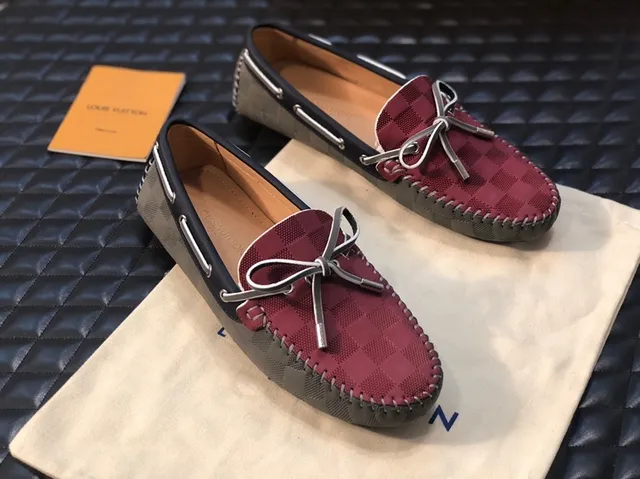 Louis Vuitton Burdeos Marino Damier a cuadros Parte superior Detalle lazo plateado Mocasín 4