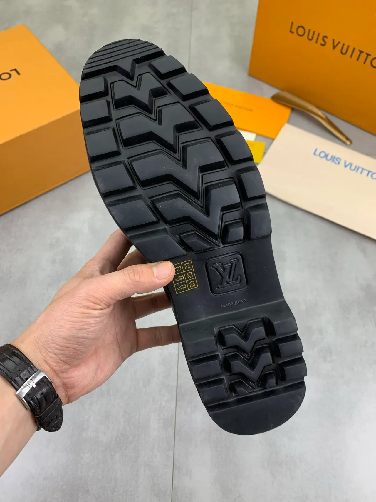 Louis Vuitton Damier Check 圆头牛津鞋 3