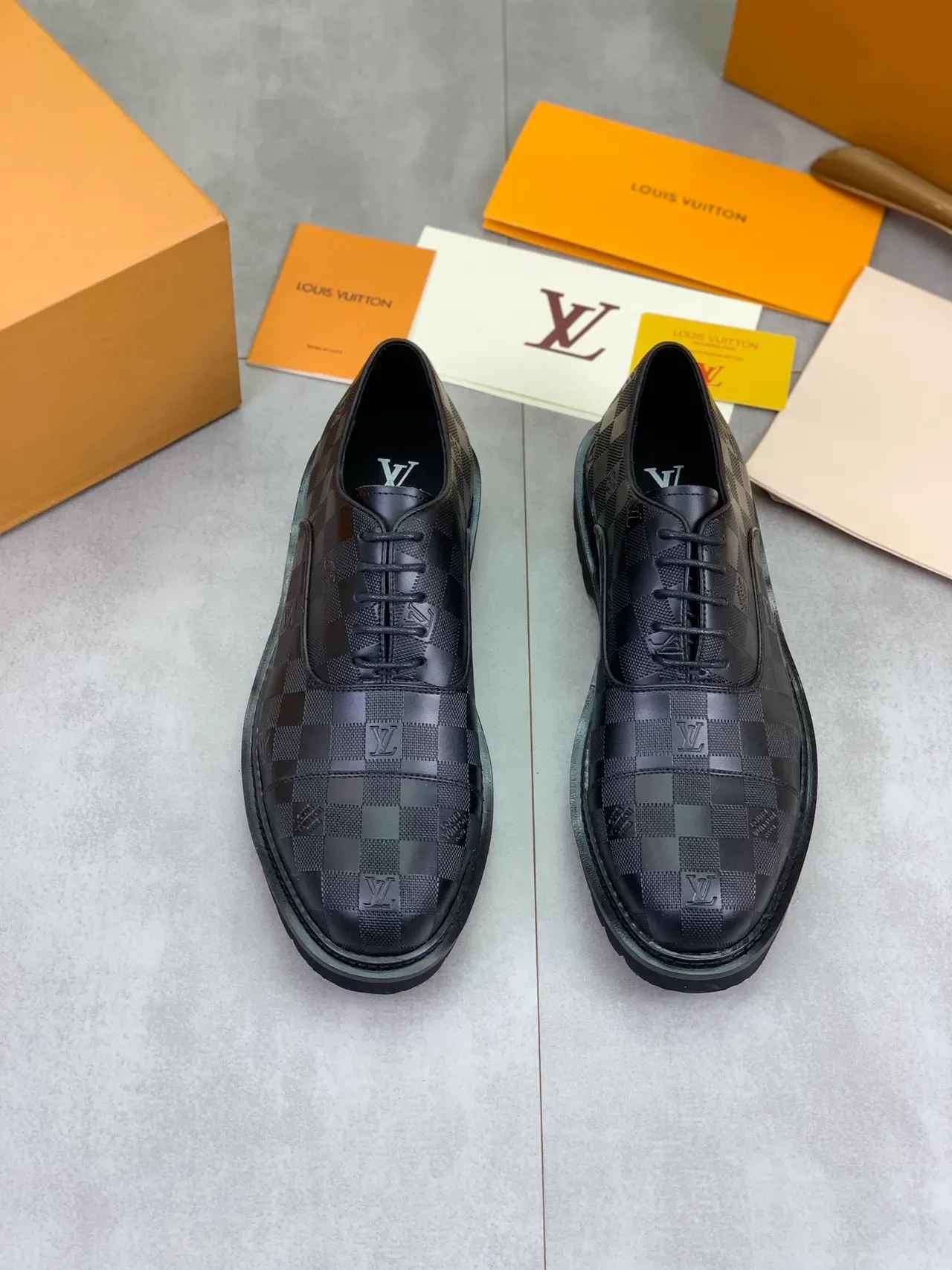 Louis Vuitton Damier Check 圆头牛津鞋 4