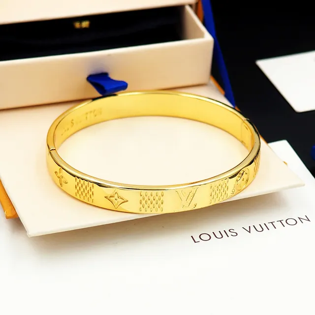 Louis Vuitton Engraved Monogram Bangle Gold Continuous Bracelet 8