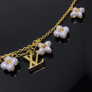 Colar Floral Louis Vuitton Motivo de Flor Dourado e Esmalte