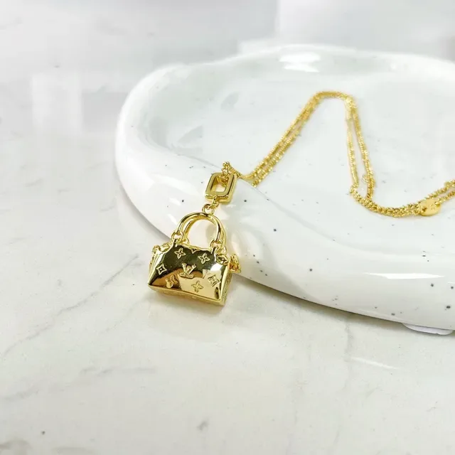 Collar Louis Vuitton Dourado Monogramado 3