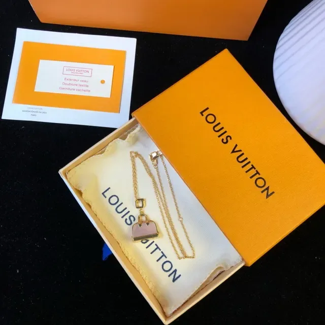 Louis Vuitton Collier Pendentif Sac Doré et Rose en Métal 2