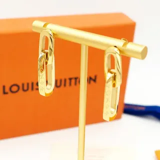 أقراط Louis Vuitton ذهبية مطفية منقوشة سلاسل