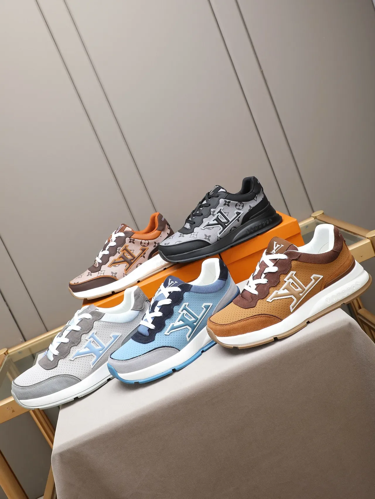 Louis Vuitton Sneakers Lifestyle Gris Bleu Cuir Perforé Overlays Daim 2