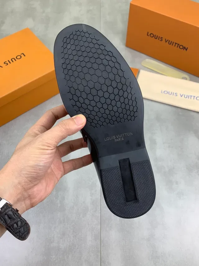 Louis Vuitton Horsebit 1955 Loafer Couro Patentado Preto 2
