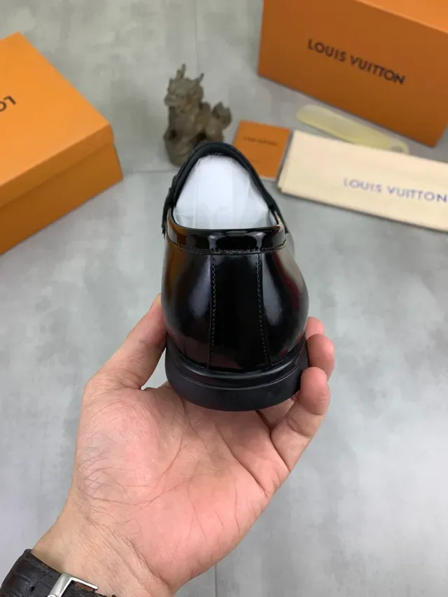 Louis Vuitton Horsebit 1955 Loafer Couro Patentado Preto 3