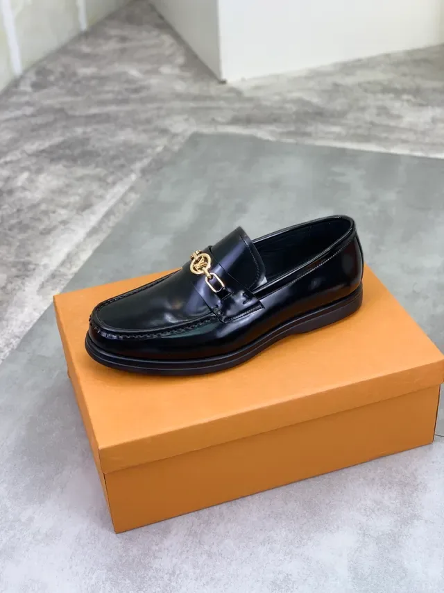 Louis Vuitton Horsebit 1955 Loafer Couro Patentado Preto 4