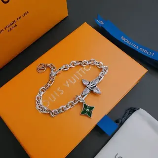 Pulsera Louis Vuitton Iconica Charme Plata Verde Cadena Curb Gruesa LV Monogram Cruz Pulsera