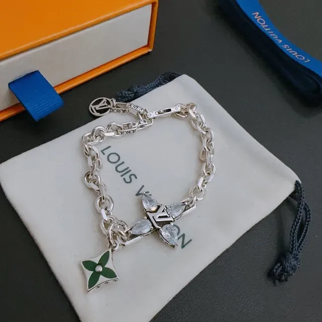 Pulsera Louis Vuitton Iconica Charme Plata Verde Cadena Curb Gruesa LV Monogram Cruz Pulsera 6
