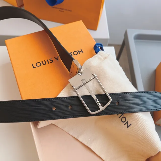 Louis Vuitton Initiales 可逆黑灰色皮革腰带 6