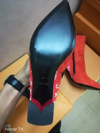 Louis Vuitton Le Cagole 黑色皮革踝靴 7