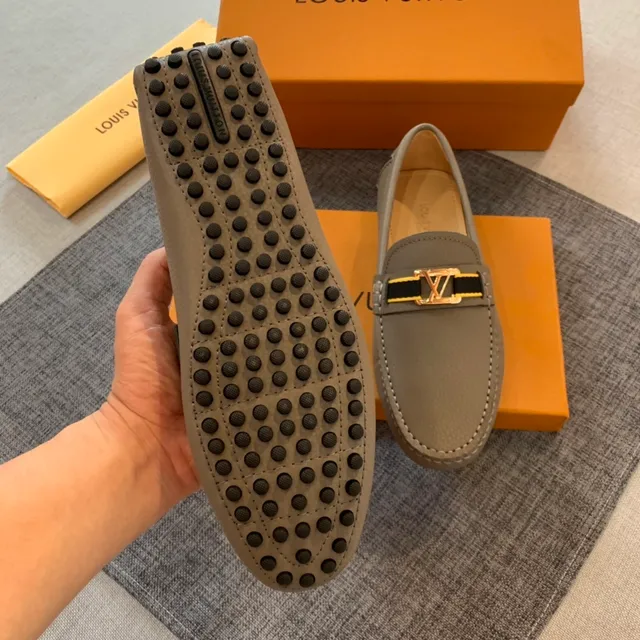 Louis Vuitton Mocassin Gris Noir Cuir Métal Boucle LV Sangle Mocassim 3