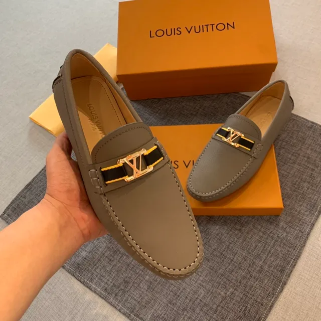 Louis Vuitton Mocassin Gris Noir Cuir Métal Boucle LV Sangle Mocassim 4
