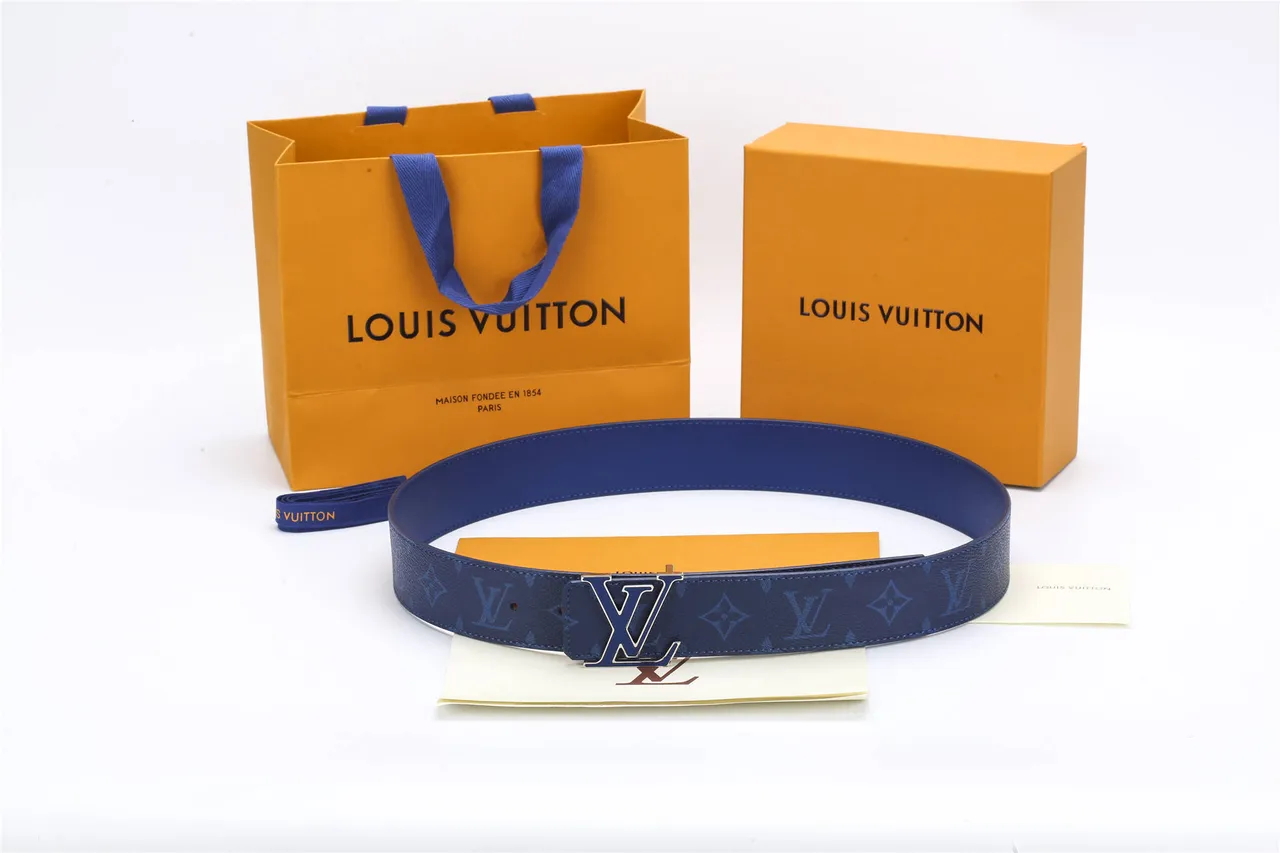 Louis Vuitton LV Ceinture en cuir monogrammé bleu marine 2
