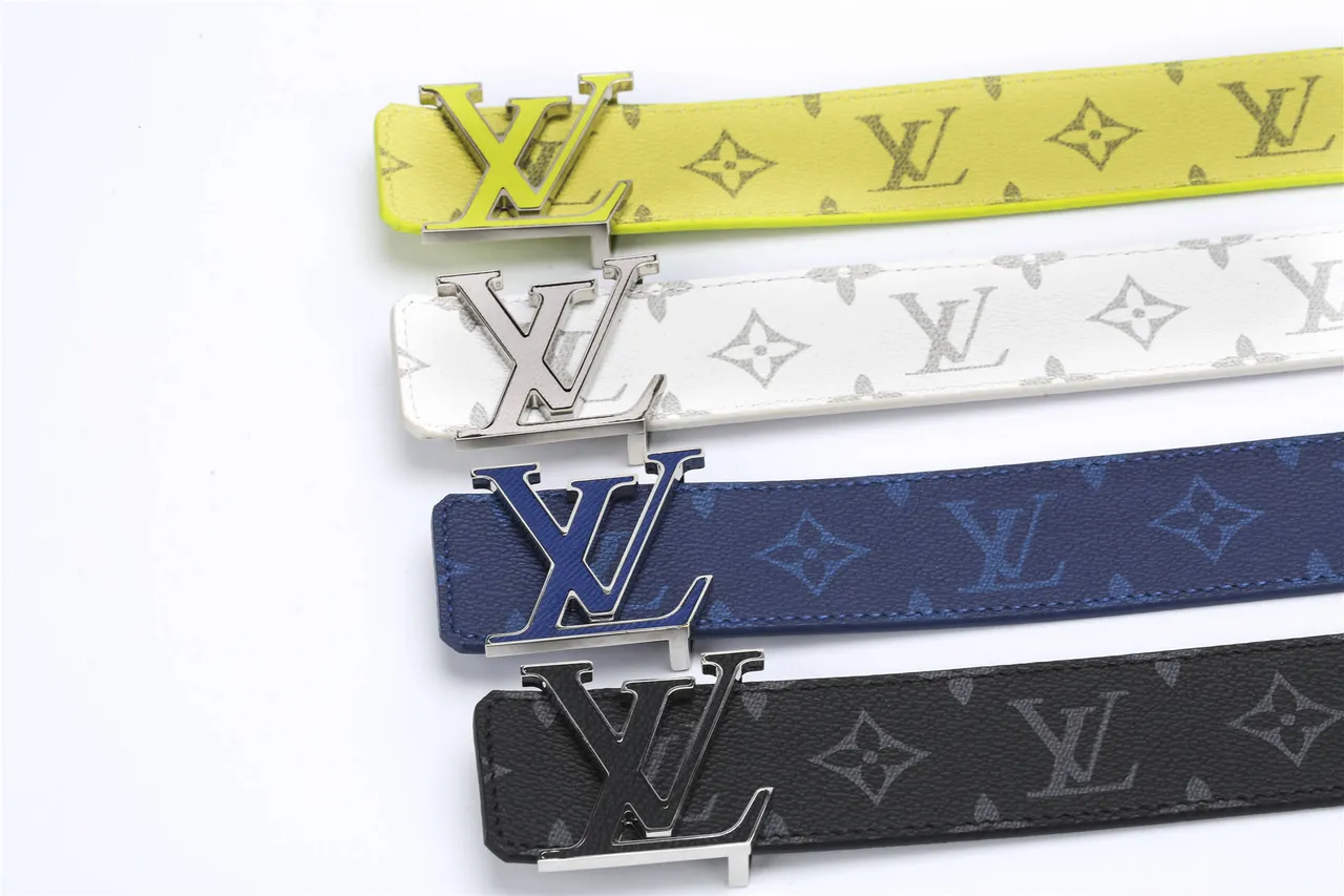 Louis Vuitton LV Ceinture en cuir monogrammé bleu marine 3