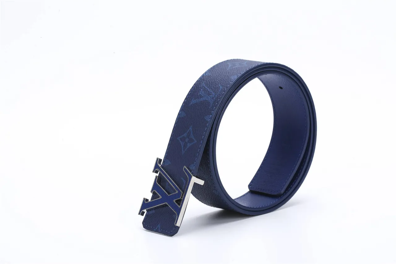 Louis Vuitton LV Ceinture en cuir monogrammé bleu marine 5
