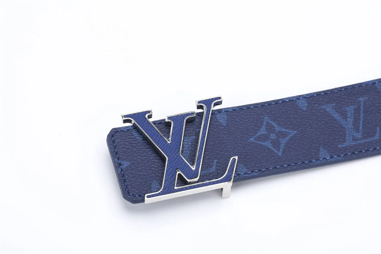 Louis Vuitton LV Ceinture en cuir monogrammé bleu marine 10