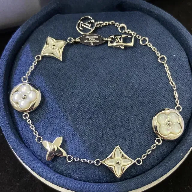 Louis Vuitton LV Flor Madrepérola Quatrofolha Braceletes Corrente 4