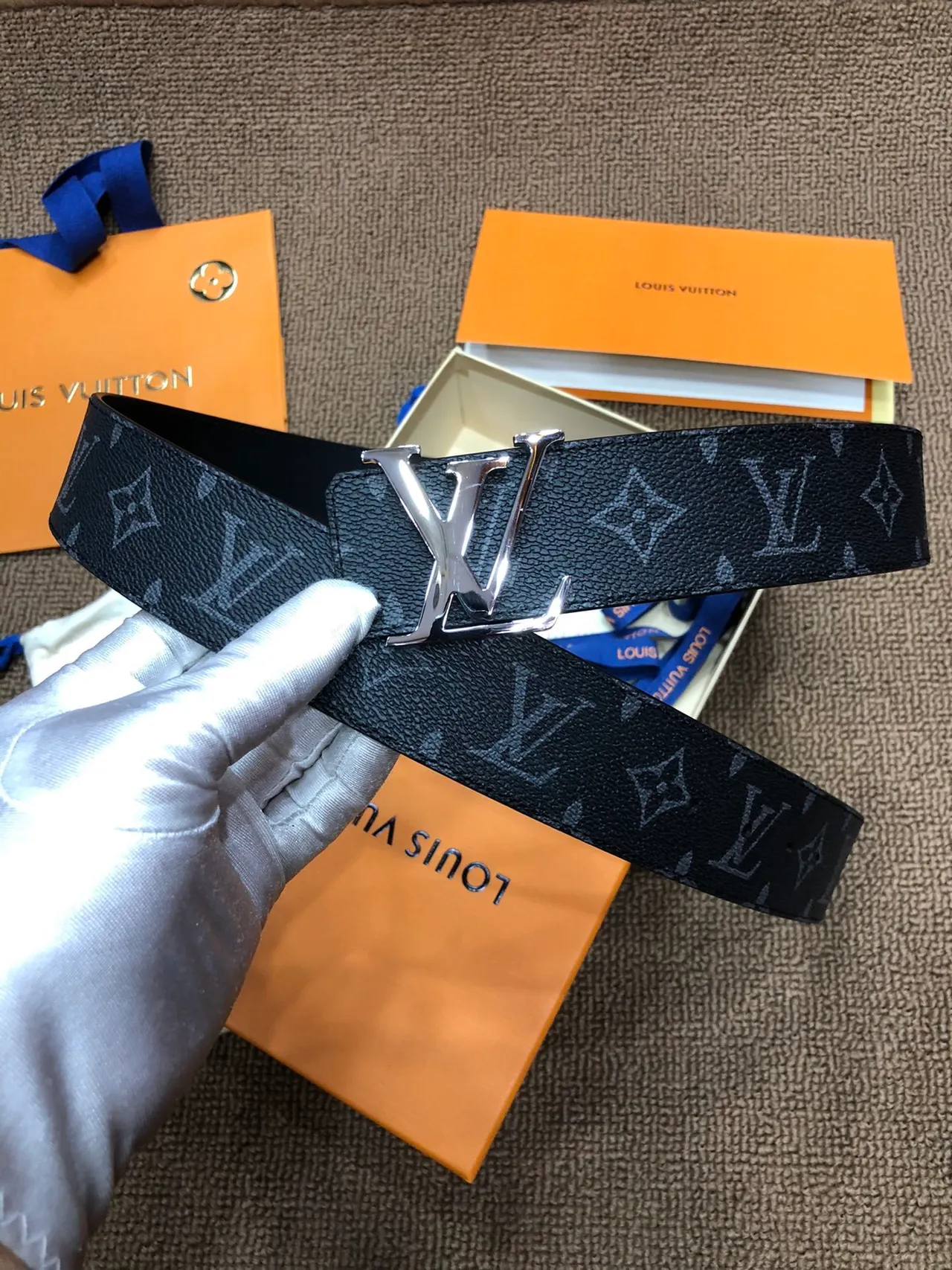Louis Vuitton LV Initiales negro Monogram cuero cinturón 9