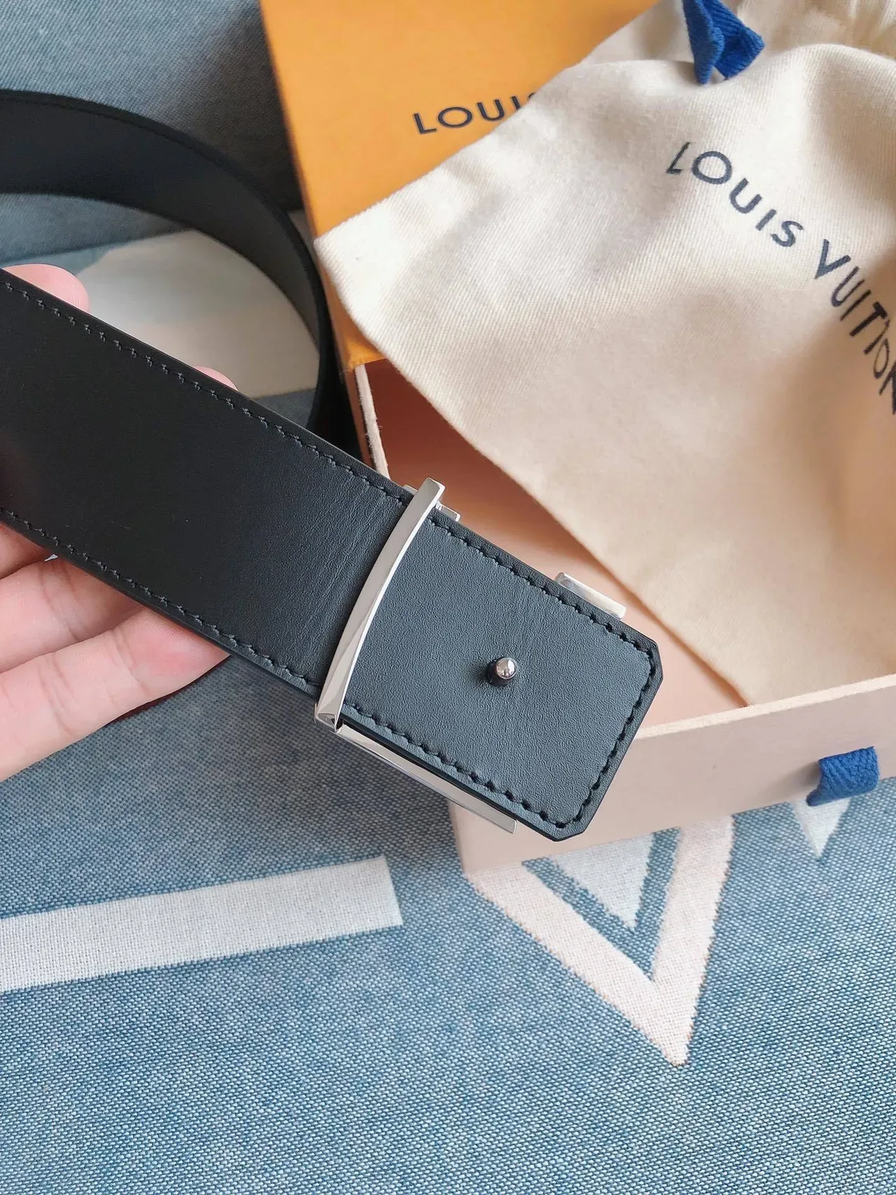 Louis Vuitton LV Initiales Burgundy Pebbled Leather Belt 7