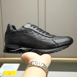 Louis Vuitton LV Trainer Zapatillas Lifestyle Negros con Monograma Embossed de Cuero Low-Top