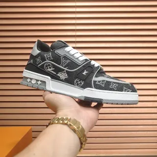 Louis Vuitton LV Trainer Preto Branco Denim Texturizado Superior Monograma Bordado Lifestyle Sneakers