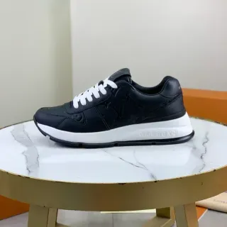 Louis Vuitton LV Trainer Tênis Lifestyle Preto Branco Couro Monogram-Embossed Solado Plataforma