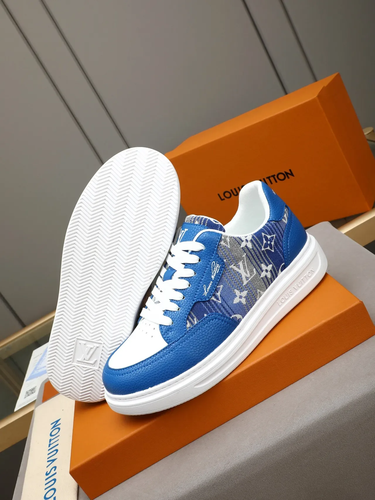 Louis Vuitton LV Trainer Sneakers Lifestyle Bleu Blanc Low-Top Monogrammé Textil 4