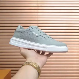 Louis Vuitton LV Trainer Cinza Branco Baixo-Top Painel Texturizado de Avestruz Sneakers Lifestyle
