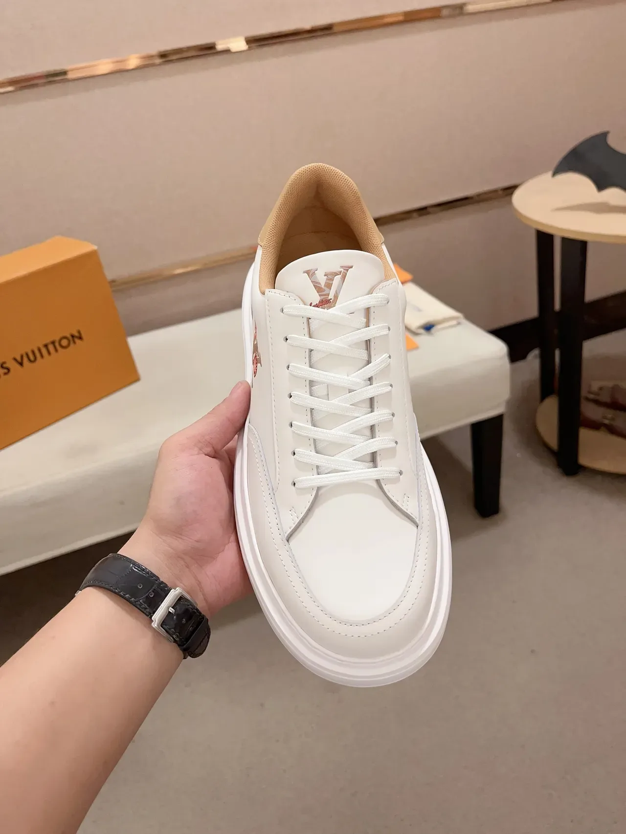 Louis Vuitton LV Trainer সাদা বেইজ চামড়া উপর সুতা দিয়ে বোনা ফুল Monogram লাইফস্টাইল স্নিকার 6