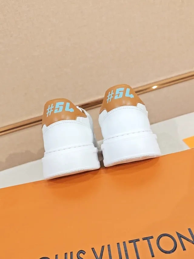 لويس فتون LV Trainer أحذية رياضية بيضاء بيج جلد مطبوع مونوجرام منخفضة الارتفاع منصة أسلوب حياة 3