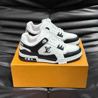 Louis Vuitton LV Trainer branco e preto construção multi-painel contrastante tênis lifestyle