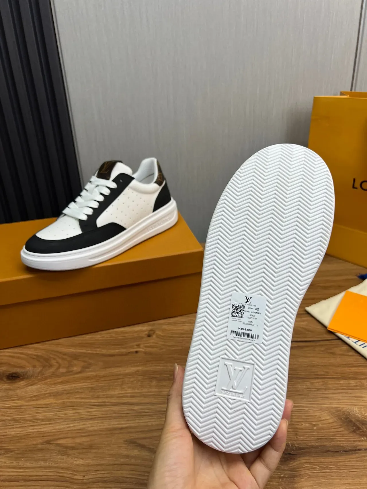 Louis Vuitton LV Trainer सफेद काला पर्फोरेटेड चमड़ा कॉन्ट्रास्ट पैनल लाइफस्टाइल स्नीकर्स 8