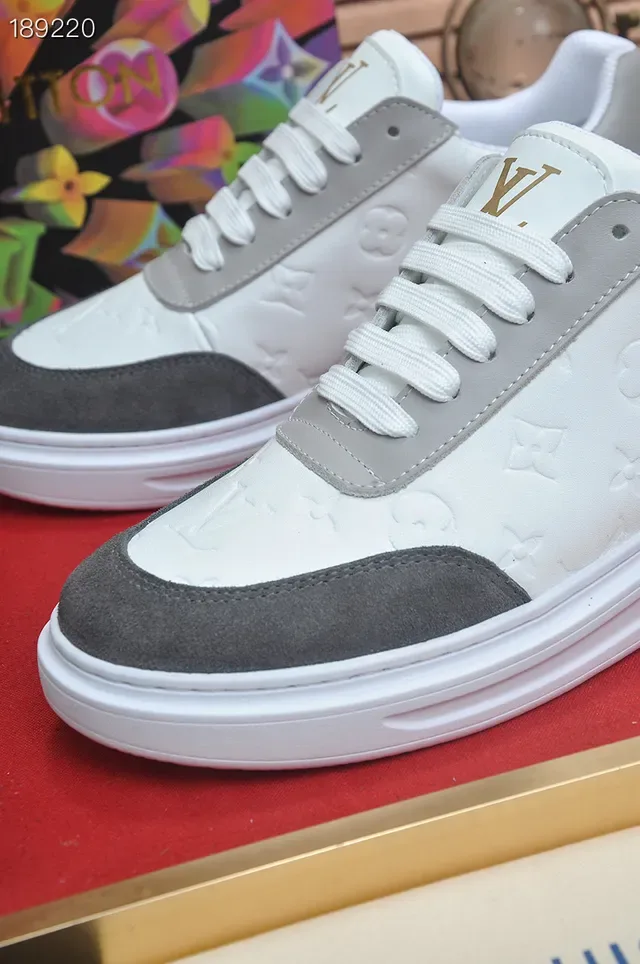 Louis Vuitton LV Trainer Blanco Gris Monograma Embossado Ante Paneles Contraste Zapatillas Estilo de Vida 3
