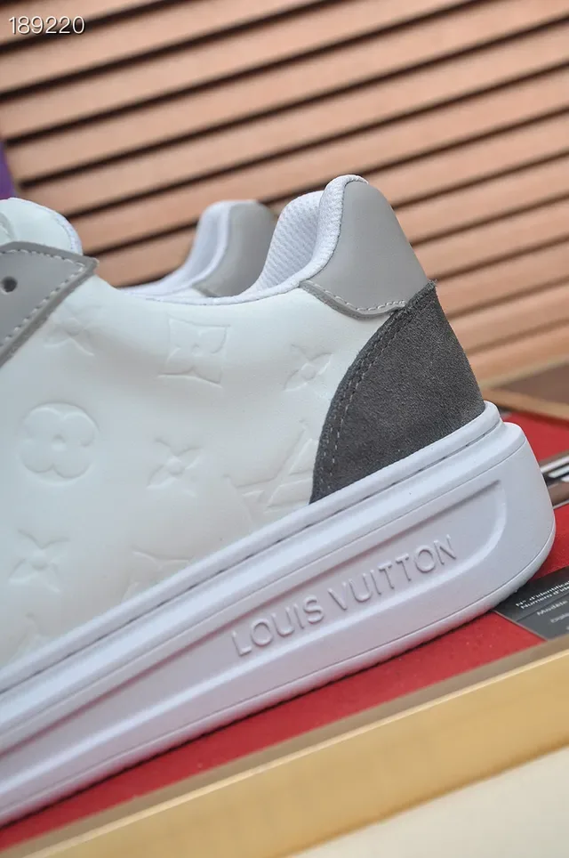Louis Vuitton LV Trainer Blanco Gris Monograma Embossado Ante Paneles Contraste Zapatillas Estilo de Vida 4